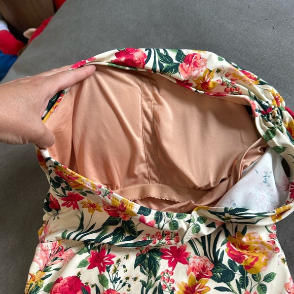 J Crew ruched one-shoulder one-piece bathing suit 🌸 - Picture 3 of 6